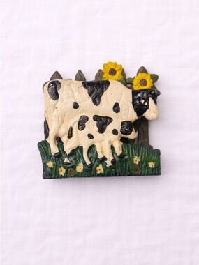 Vintage Iron Farmhouse Rustic Cow Farm Napkin Holder Plaque in Cream and Black